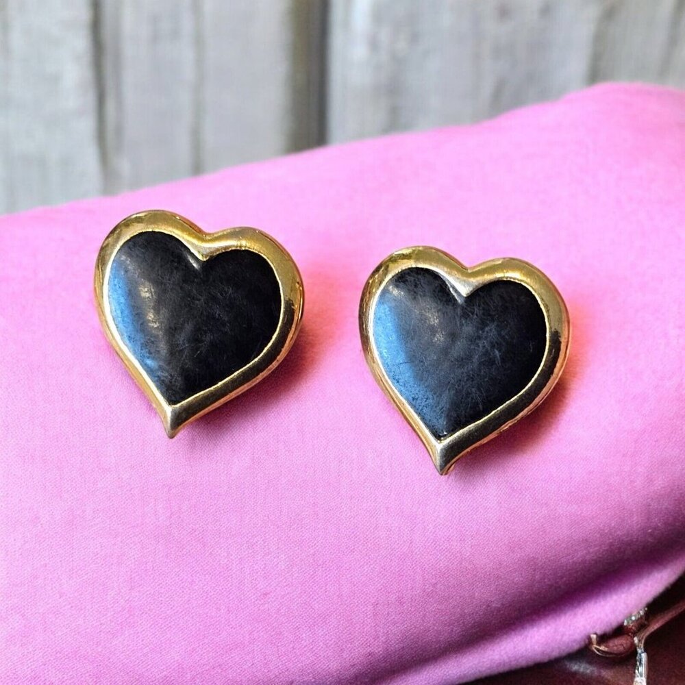 Vintage Black Heart Gold Tone Stud Earrings Enameled 90s 5/8" Valentines